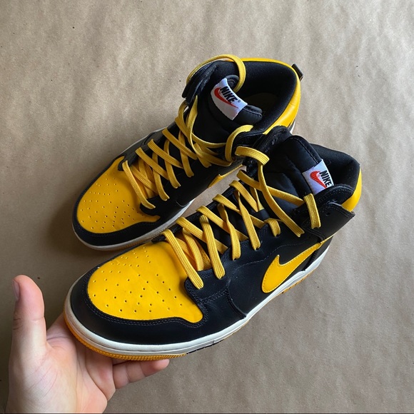 Mens Rare Nike Dunk Cmft University Gold/Black-White Shoes - Picture 5 of 11